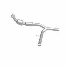 Load image into Gallery viewer, Magnaflow Catalytic Converter Direct Fit Magnaflow 04-05 Ford F-150 5.4L Direct Fit Converter
