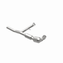 Load image into Gallery viewer, Magnaflow Catalytic Converter Direct Fit Magnaflow 04-05 Ford F-150 5.4L Direct Fit Converter
