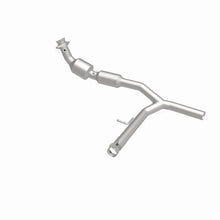 Load image into Gallery viewer, Magnaflow Catalytic Converter Direct Fit Magnaflow 04-05 Ford F-150 5.4L Direct Fit Converter
