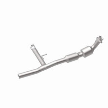 Load image into Gallery viewer, Magnaflow Catalytic Converter Direct Fit Magnaflow 04-05 Ford F-150 5.4L Direct Fit Converter
