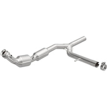Load image into Gallery viewer, Magnaflow Catalytic Converter Direct Fit Magnaflow 04-05 Ford F-150 5.4L Direct Fit Converter
