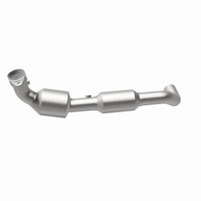 Load image into Gallery viewer, Magnaflow Catalytic Converter Direct Fit Magnaflow 04-05 Ford F-150 5.4L Direct Fit Converter
