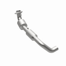 Load image into Gallery viewer, Magnaflow Catalytic Converter Direct Fit Magnaflow 04-05 Ford F-150 5.4L Direct Fit Converter
