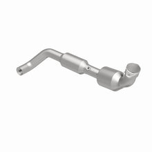 Load image into Gallery viewer, Magnaflow Catalytic Converter Direct Fit Magnaflow 04-05 Ford F-150 5.4L Direct Fit Converter
