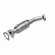 Load image into Gallery viewer, Magnaflow Catalytic Converter Direct Fit Magnaflow 04-05 Suzuki Forenza 2.0L Direct Fit Converter
