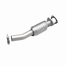 Load image into Gallery viewer, Magnaflow Catalytic Converter Direct Fit Magnaflow 04-05 Suzuki Forenza 2.0L Direct Fit Converter
