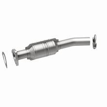 Load image into Gallery viewer, Magnaflow Catalytic Converter Direct Fit Magnaflow 04-05 Suzuki Forenza 2.0L Direct Fit Converter
