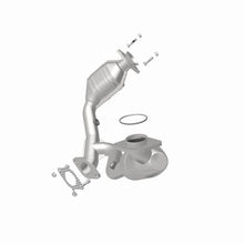 Load image into Gallery viewer, Magnaflow Catalytic Converter Direct Fit Magnaflow 04-07 Ford Taurus 3.0L Direct Fit Converter
