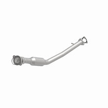 Load image into Gallery viewer, Magnaflow Catalytic Converter Direct Fit Magnaflow 05-06 Chevrolet Equinox 3.4L Direct Fit Converter

