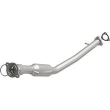 Load image into Gallery viewer, Magnaflow Catalytic Converter Direct Fit Magnaflow 05-06 Chevrolet Equinox 3.4L Direct Fit Converter
