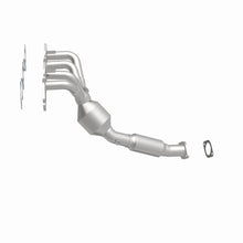 Load image into Gallery viewer, Magnaflow Catalytic Converter Direct Fit Magnaflow 05-06 Ford Focus 2.0L Direct Fit Converter
