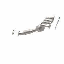Load image into Gallery viewer, Magnaflow Catalytic Converter Direct Fit Magnaflow 05-06 Ford Focus 2.0L Direct Fit Converter
