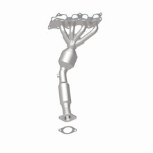 Load image into Gallery viewer, Magnaflow Catalytic Converter Direct Fit Magnaflow 05-06 Ford Focus 2.0L Direct Fit Converter
