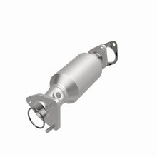 Load image into Gallery viewer, Magnaflow Catalytic Converter Direct Fit Magnaflow 05-06 Nissan Pathfinder 4.0L Direct Fit Converter

