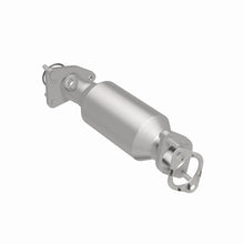 Load image into Gallery viewer, Magnaflow Catalytic Converter Direct Fit Magnaflow 05-06 Nissan Pathfinder 4.0L Direct Fit Converter
