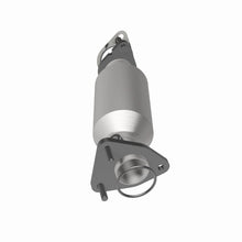 Load image into Gallery viewer, Magnaflow Catalytic Converter Direct Fit Magnaflow 05-06 Nissan Pathfinder 4.0L Direct Fit Converter
