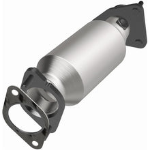 Load image into Gallery viewer, Magnaflow Catalytic Converter Direct Fit Magnaflow 05-06 Nissan Pathfinder 4.0L Direct Fit Converter

