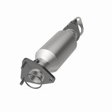 Load image into Gallery viewer, Magnaflow Catalytic Converter Direct Fit Magnaflow 05-06 Nissan Pathfinder 4.0L Direct Fit Converter
