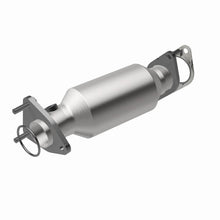 Load image into Gallery viewer, Magnaflow Catalytic Converter Direct Fit Magnaflow 05-06 Nissan Pathfinder 4.0L Direct Fit Converter
