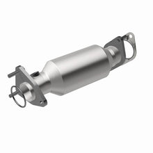 Load image into Gallery viewer, Magnaflow Catalytic Converter Direct Fit Magnaflow 05-06 Nissan Pathfinder 4.0L Direct Fit Converter
