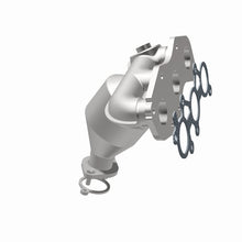 Load image into Gallery viewer, Magnaflow Catalytic Converter Direct Fit Magnaflow 05-07 Toyota Avalon 3.5L Direct Fit Converter
