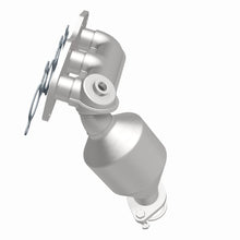 Load image into Gallery viewer, Magnaflow Catalytic Converter Direct Fit Magnaflow 05-07 Toyota Avalon 3.5L Direct Fit Converter
