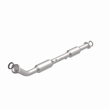 Load image into Gallery viewer, Magnaflow Catalytic Converter Direct Fit Magnaflow 05-12 Toyota Tacoma 2.7L Direct Fit Converter
