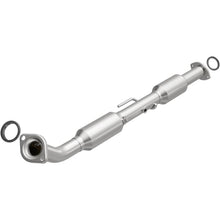 Load image into Gallery viewer, Magnaflow Catalytic Converter Direct Fit Magnaflow 05-12 Toyota Tacoma 2.7L Direct Fit Converter
