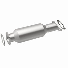 Load image into Gallery viewer, Magnaflow Catalytic Converter Direct Fit Magnaflow 06-08 Hyundai Sonata 2.4L Direct Fit Converter
