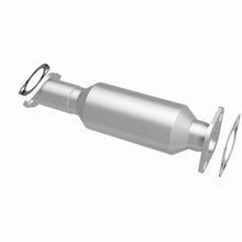 Load image into Gallery viewer, Magnaflow Catalytic Converter Direct Fit Magnaflow 06-08 Hyundai Sonata 2.4L Direct Fit Converter
