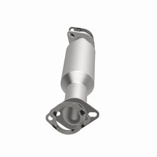 Load image into Gallery viewer, Magnaflow Catalytic Converter Direct Fit Magnaflow 06-08 Hyundai Sonata 2.4L Direct Fit Converter
