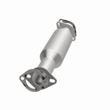Load image into Gallery viewer, Magnaflow Catalytic Converter Direct Fit Magnaflow 06-08 Hyundai Sonata 2.4L Direct Fit Converter
