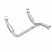 Load image into Gallery viewer, Magnaflow Catalytic Converter Direct Fit Magnaflow 07-08 Chevrolet Silverado 1500 4.3L Direct Fit Converter

