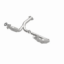 Load image into Gallery viewer, Magnaflow Catalytic Converter Direct Fit Magnaflow 07-08 Chevrolet Silverado 1500 4.3L Direct Fit Converter
