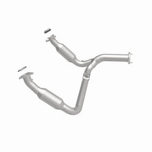 Load image into Gallery viewer, Magnaflow Catalytic Converter Direct Fit Magnaflow 07-08 Chevrolet Silverado 1500 4.3L Direct Fit Converter
