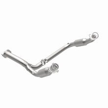 Load image into Gallery viewer, Magnaflow Catalytic Converter Direct Fit Magnaflow 07-08 Chevrolet Silverado 1500 4.3L Direct Fit Converter
