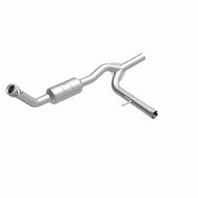 Load image into Gallery viewer, Magnaflow Catalytic Converter Direct Fit Magnaflow 07-08 Ford F-150 4.6L Direct Fit Converter
