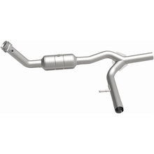Load image into Gallery viewer, Magnaflow Catalytic Converter Direct Fit Magnaflow 07-08 Ford F-150 4.6L Direct Fit Converter
