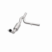 Load image into Gallery viewer, Magnaflow Catalytic Converter Direct Fit Magnaflow 07-08 Ford F-150 4.6L Direct Fit Converter
