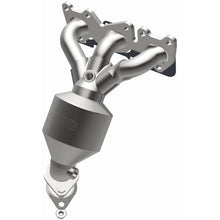 Load image into Gallery viewer, Magnaflow Catalytic Converter Direct Fit Magnaflow 07-09 Hyundai Santa Fe 3.3L Direct Fit Converter
