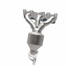Load image into Gallery viewer, Magnaflow Catalytic Converter Direct Fit Magnaflow 07-09 Hyundai Santa Fe 3.3L Direct Fit Converter
