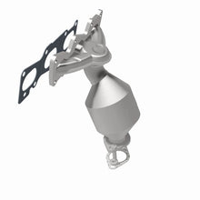 Load image into Gallery viewer, Magnaflow Catalytic Converter Direct Fit Magnaflow 07-09 Hyundai Santa Fe 3.3L Direct Fit Converter
