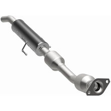 Load image into Gallery viewer, Magnaflow Catalytic Converter Direct Fit Magnaflow 07-11 Toyota Yaris 1.5L Direct Fit Converter
