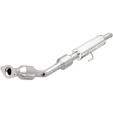 Load image into Gallery viewer, Magnaflow Catalytic Converter Direct Fit Magnaflow 07-11 Toyota Yaris 1.5L Direct Fit Converter
