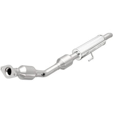 Load image into Gallery viewer, Magnaflow Catalytic Converter Direct Fit Magnaflow 07-11 Toyota Yaris 1.5L Direct Fit Converter
