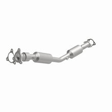 Load image into Gallery viewer, Magnaflow Catalytic Converter Direct Fit Magnaflow 08-11 Chevrolet HHR 2.2L Direct Fit Converter
