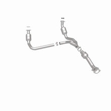 Load image into Gallery viewer, Magnaflow Catalytic Converter Direct Fit Magnaflow 09-14 Chevrolet Express 1500 4.3L Direct Fit Converter

