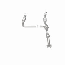 Load image into Gallery viewer, Magnaflow Catalytic Converter Direct Fit Magnaflow 09-14 Chevrolet Express 1500 4.3L Direct Fit Converter
