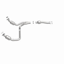 Load image into Gallery viewer, Magnaflow Catalytic Converter Direct Fit Magnaflow 09-14 Chevrolet Express 1500 4.3L Direct Fit Converter
