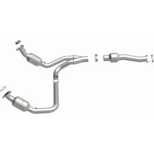Load image into Gallery viewer, Magnaflow Catalytic Converter Direct Fit Magnaflow 09-14 Chevrolet Express 1500 4.3L Direct Fit Converter
